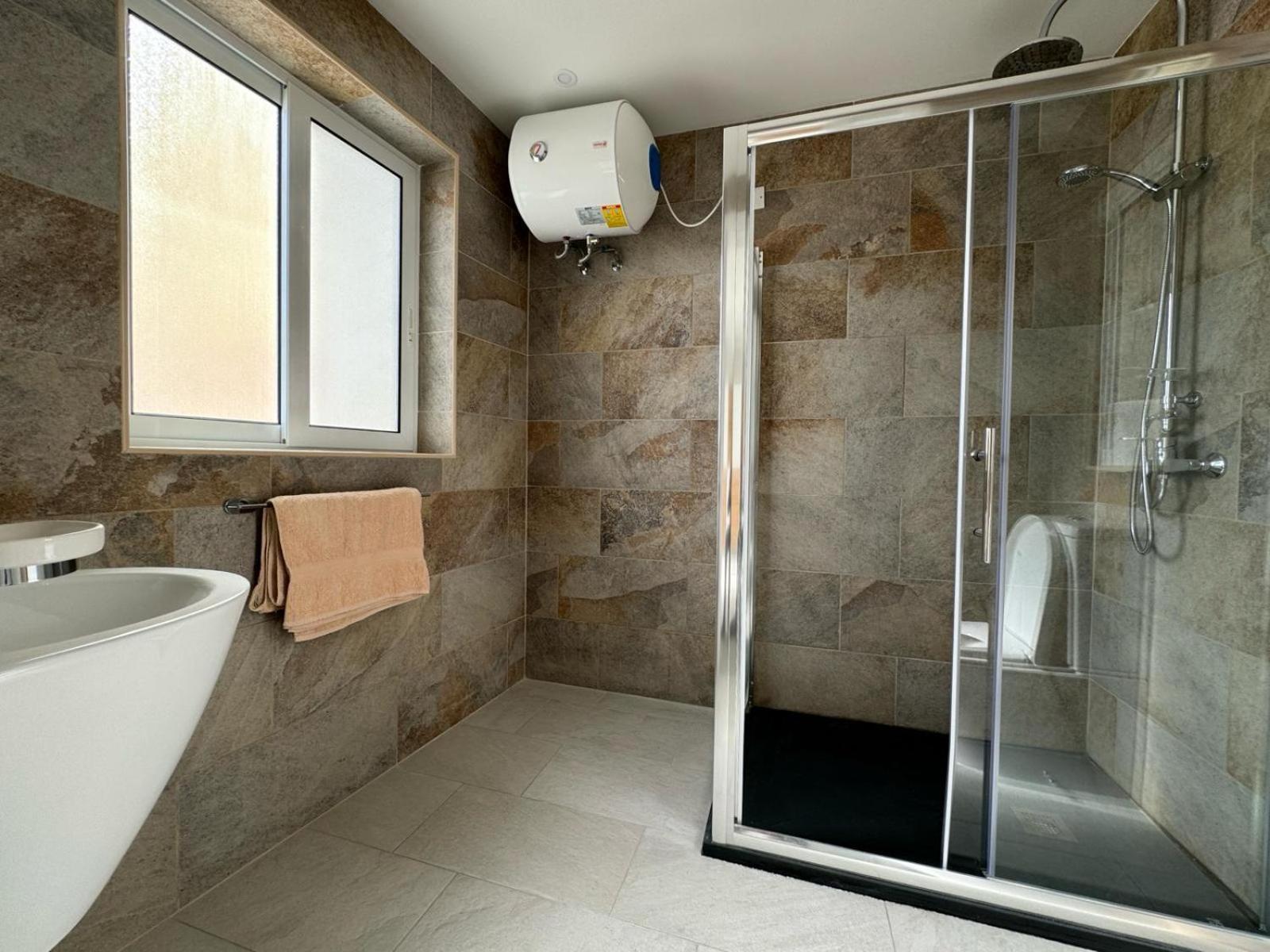 Luxury & Modern Two Bedroom Marsaskala Apartment Exterior photo
